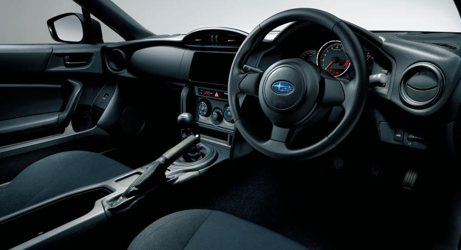 Интерьер Subaru BRZ R Customize Package 2016 года  (JP) (фото 3 из 6)